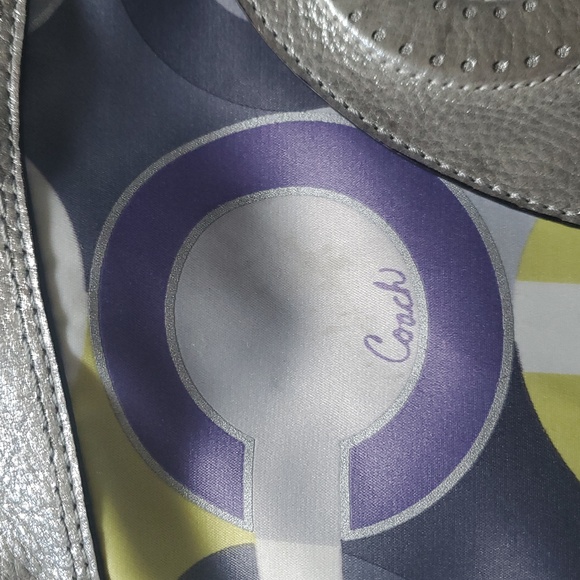 Tote - Picture 8 of 11